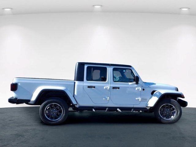 Used 2023 Jeep Gladiator Overland AWD/4WD image 7