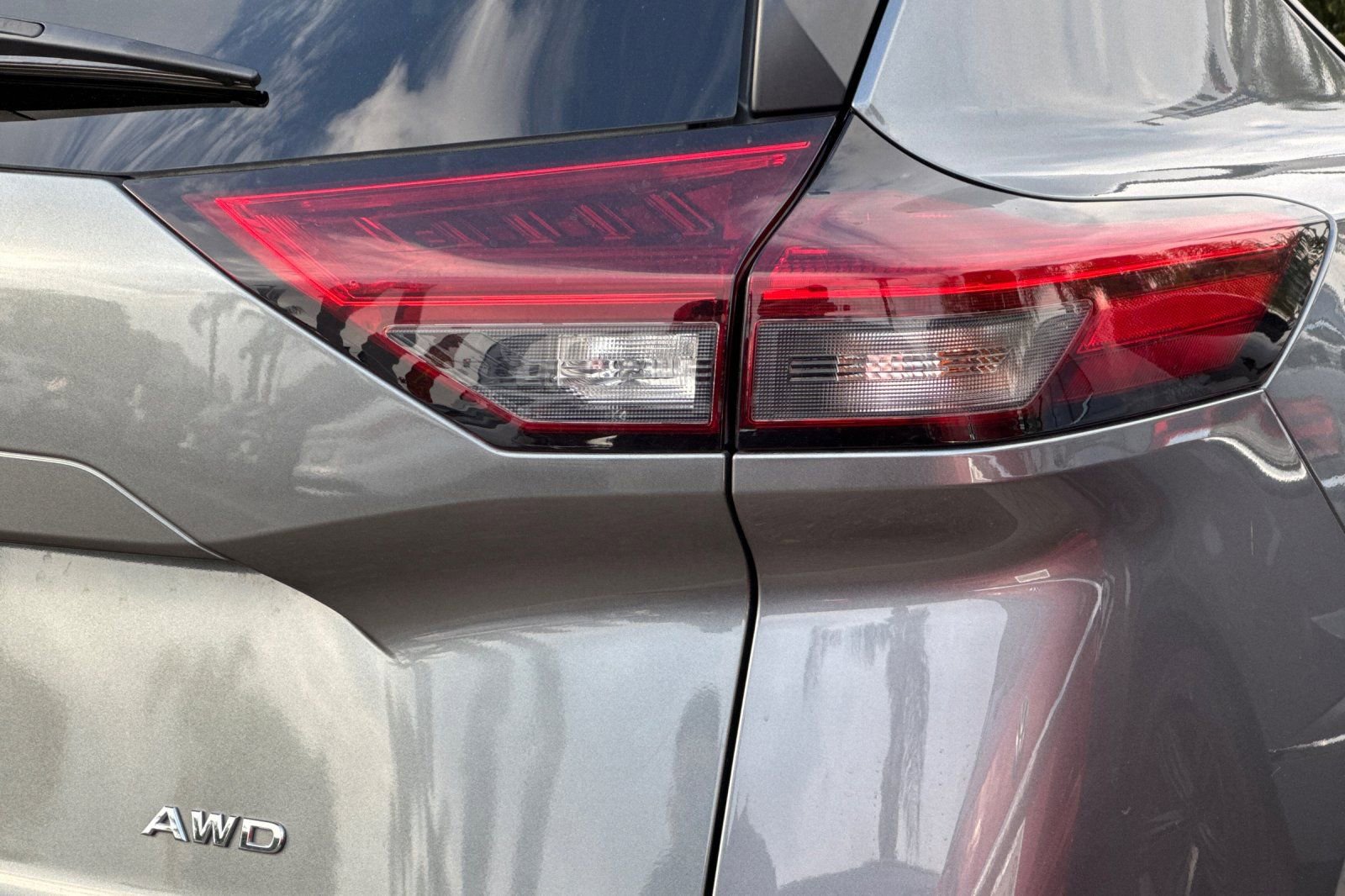 Used 2023 Nissan Rogue S image 26