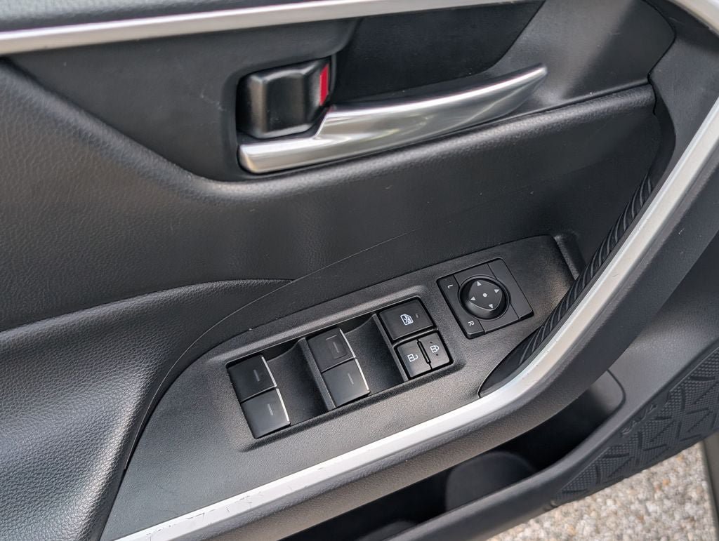 Certified 2025 Toyota RAV4 XLE AWD/4WD image 11