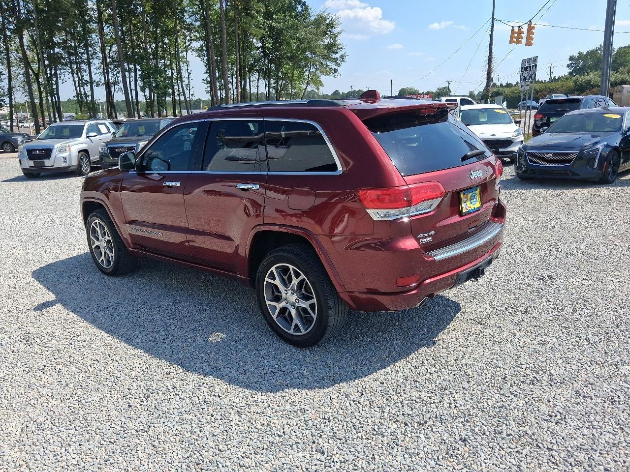Used 2021 Jeep Grand Cherokee Overland AWD/4WD image 3