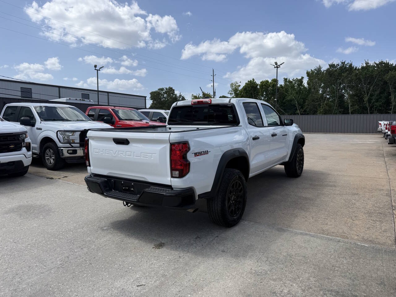 Used 2024 Chevrolet Colorado Trail Boss AWD/4WD image 5