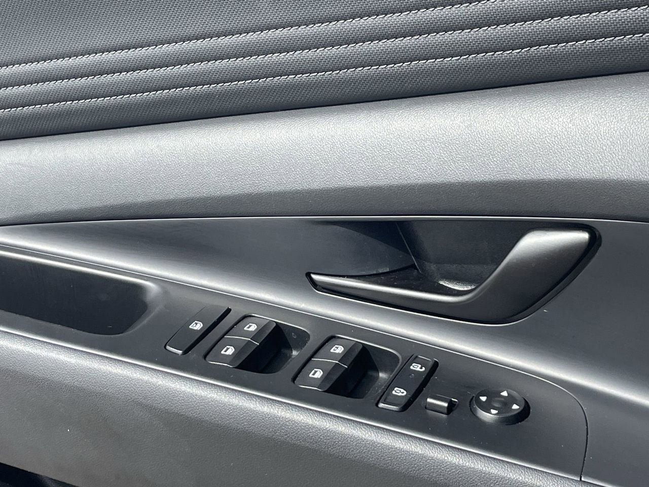 Certified 2025 Hyundai Elantra Sport image 20