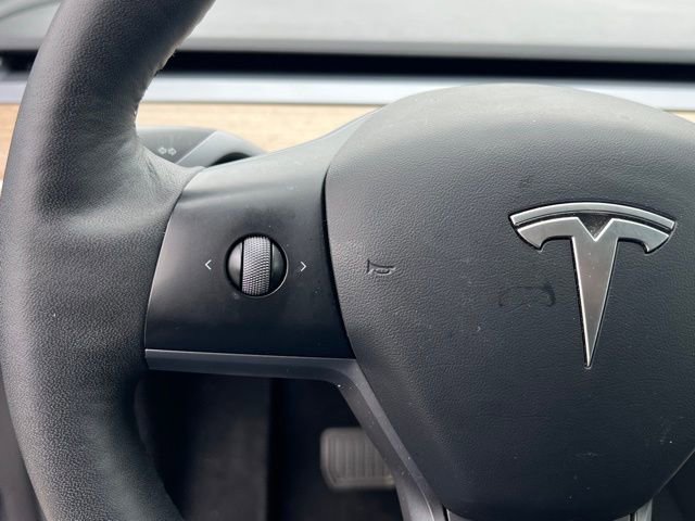 Used 2022 Tesla Model Y Long Range AWD/4WD image 20