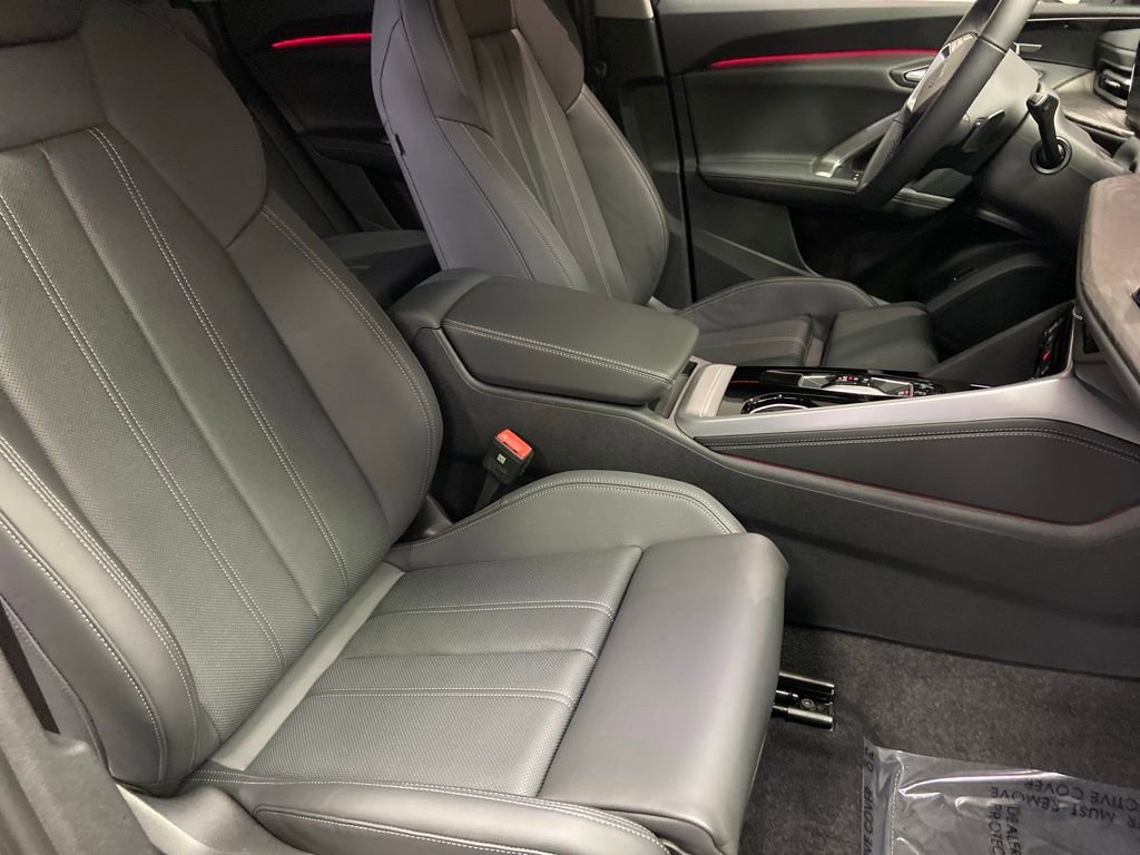 New 2025 Audi Q5 Prestige image 8
