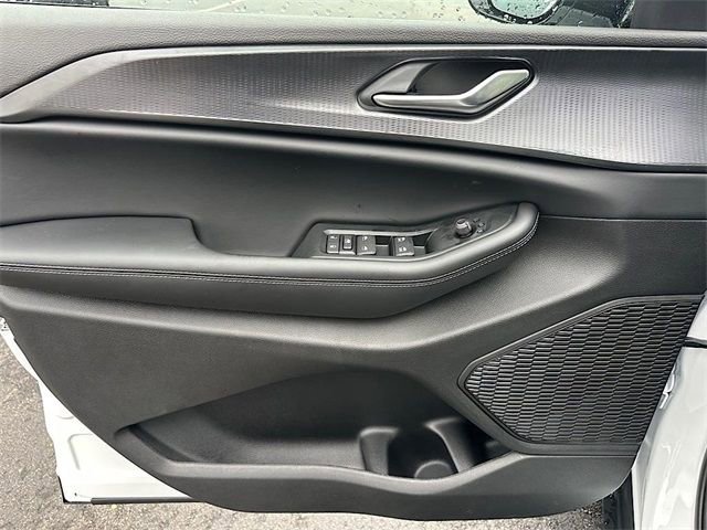 New 2025 Jeep Grand Cherokee L Altitude image 13