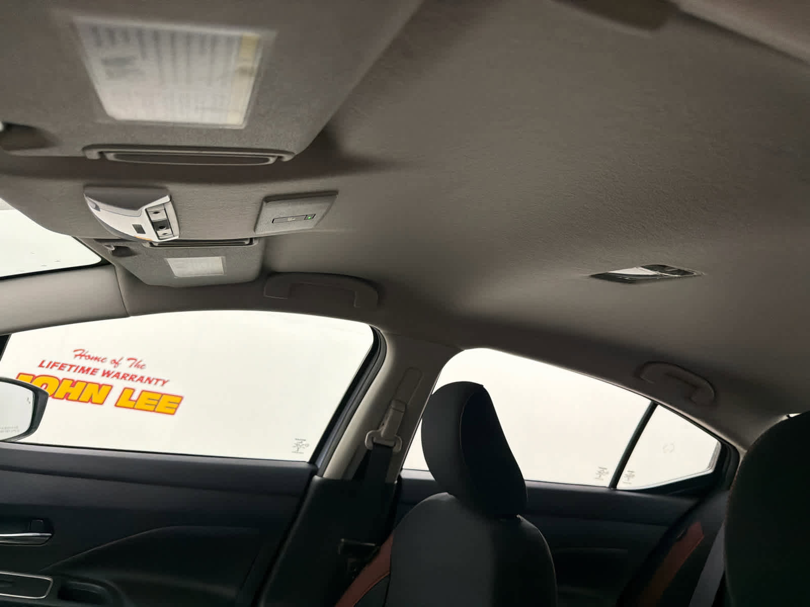 New 2025 Nissan Versa SR w/ Trunk Package image 15