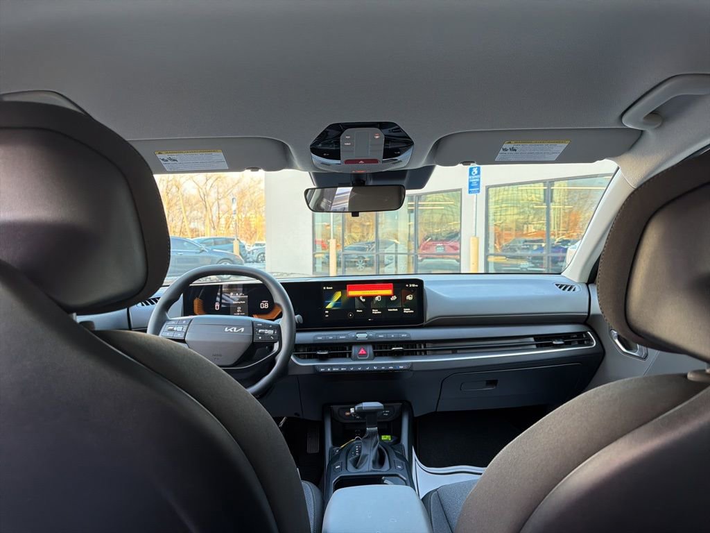 New 2025 Kia K4 LX image 24