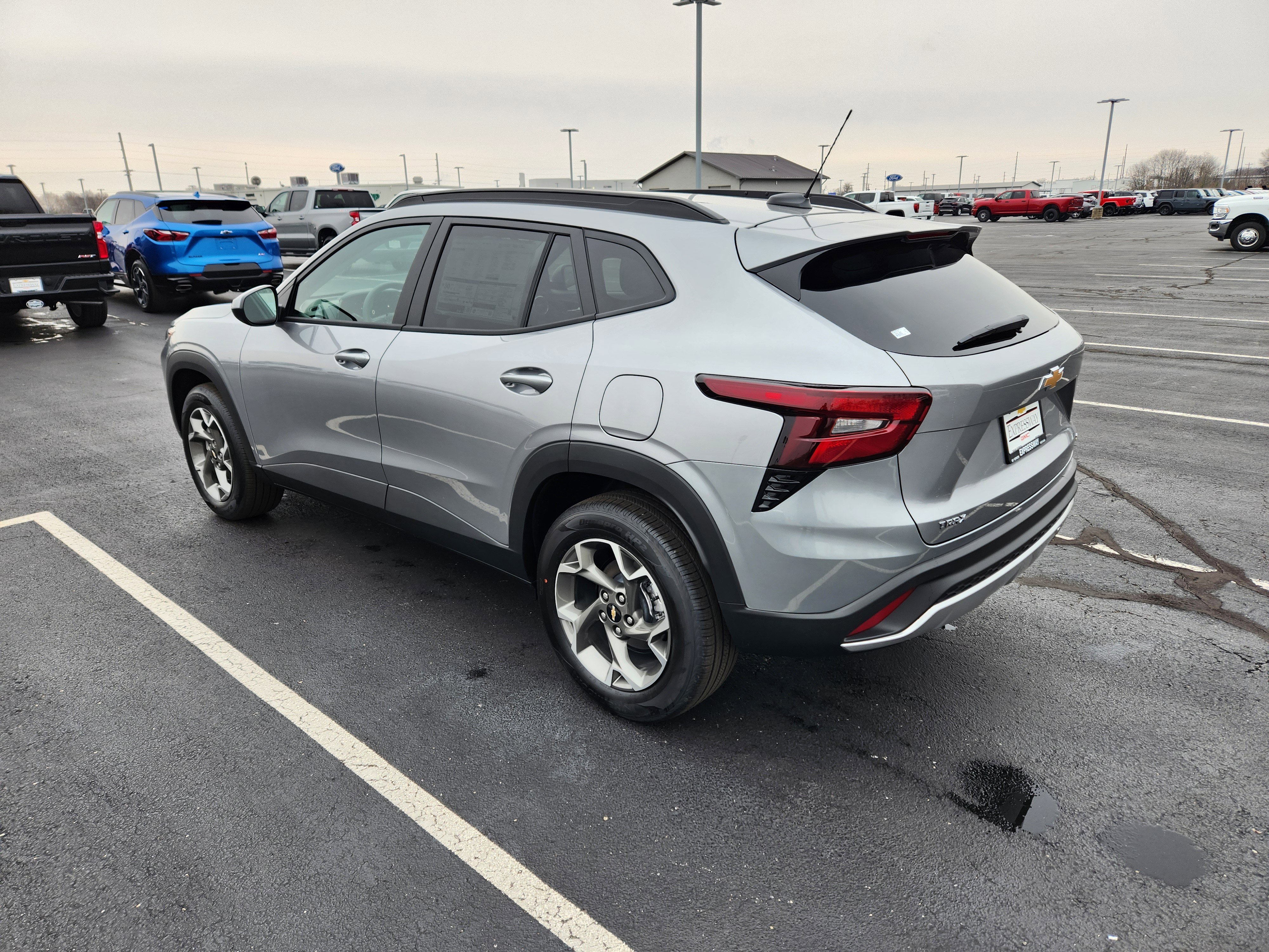 New 2026 Chevrolet Trax LT w/ Sunroof Package image 3