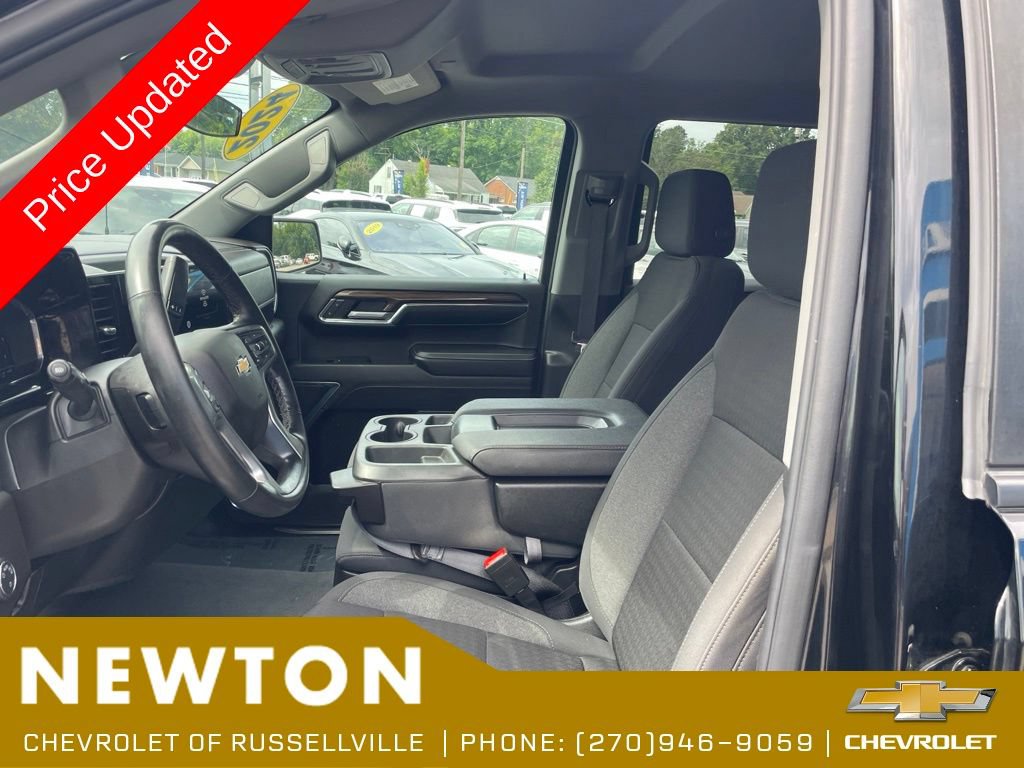 Used 2024 Chevrolet Silverado 1500 LT AWD/4WD image 4