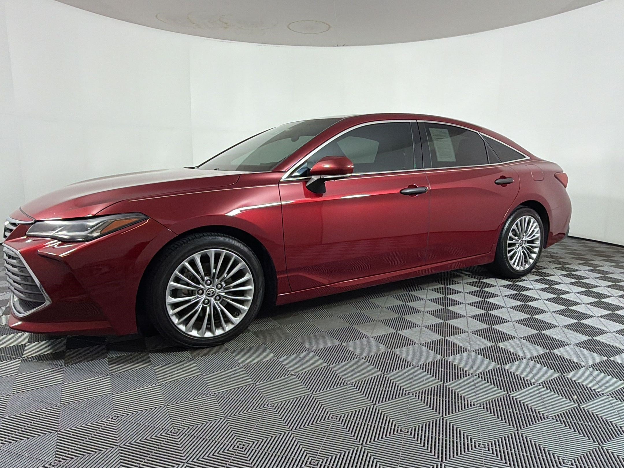 Used 2022 Toyota Avalon Limited w/ Advanced Safety Package FWD image 24