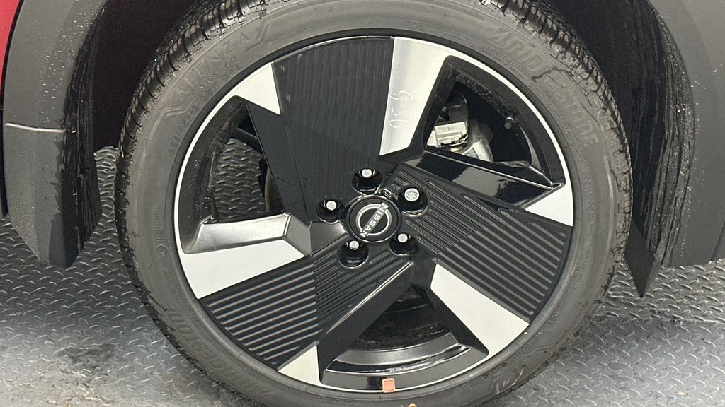 New 2026 Nissan Kicks SR w/ Cold Weather Package image 16