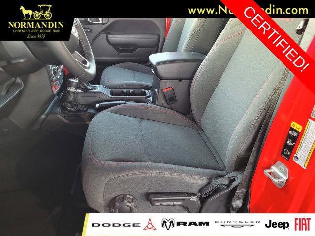 Certified 2025 Jeep Wrangler Unlimited Rubicon w/ Convenience Group AWD/4WD image 16