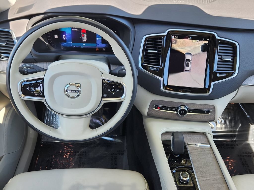 Used 2023 Volvo XC90 T8 Plus w/ Protection Package Premier AWD/4WD image 3
