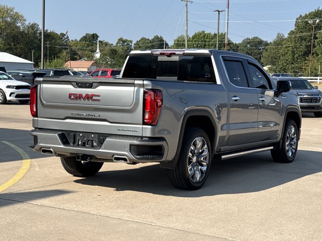 Used 2023 GMC Sierra 1500 Denali w/ Technology Package AWD/4WD image 3