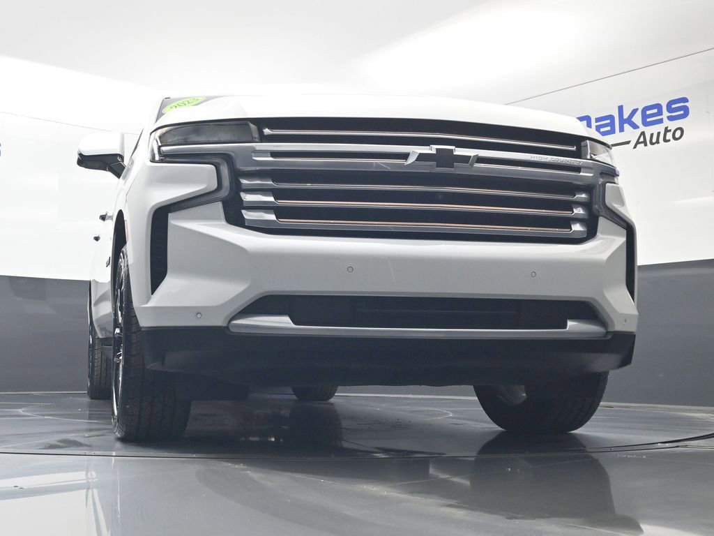 Used 2023 Chevrolet Suburban High Country w/ Premium Package 2 AWD/4WD image 43