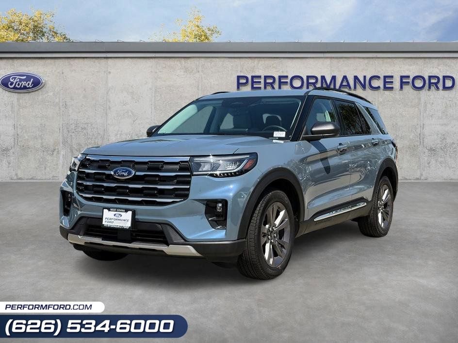Used 2025 Ford Explorer Active w/ Active Comfort Package image 1