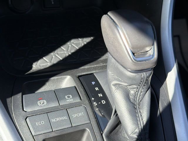 Used 2020 Toyota RAV4 XLE Premium image 19