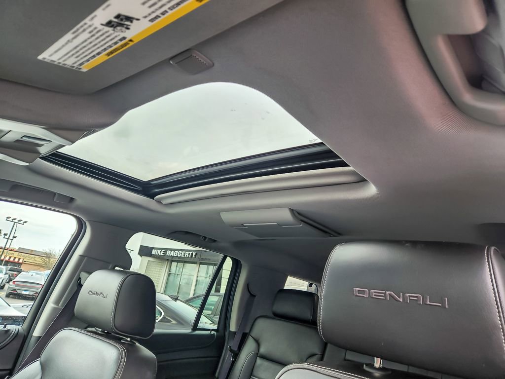 Used 2016 GMC Yukon Denali w/ Open Road Package image 9
