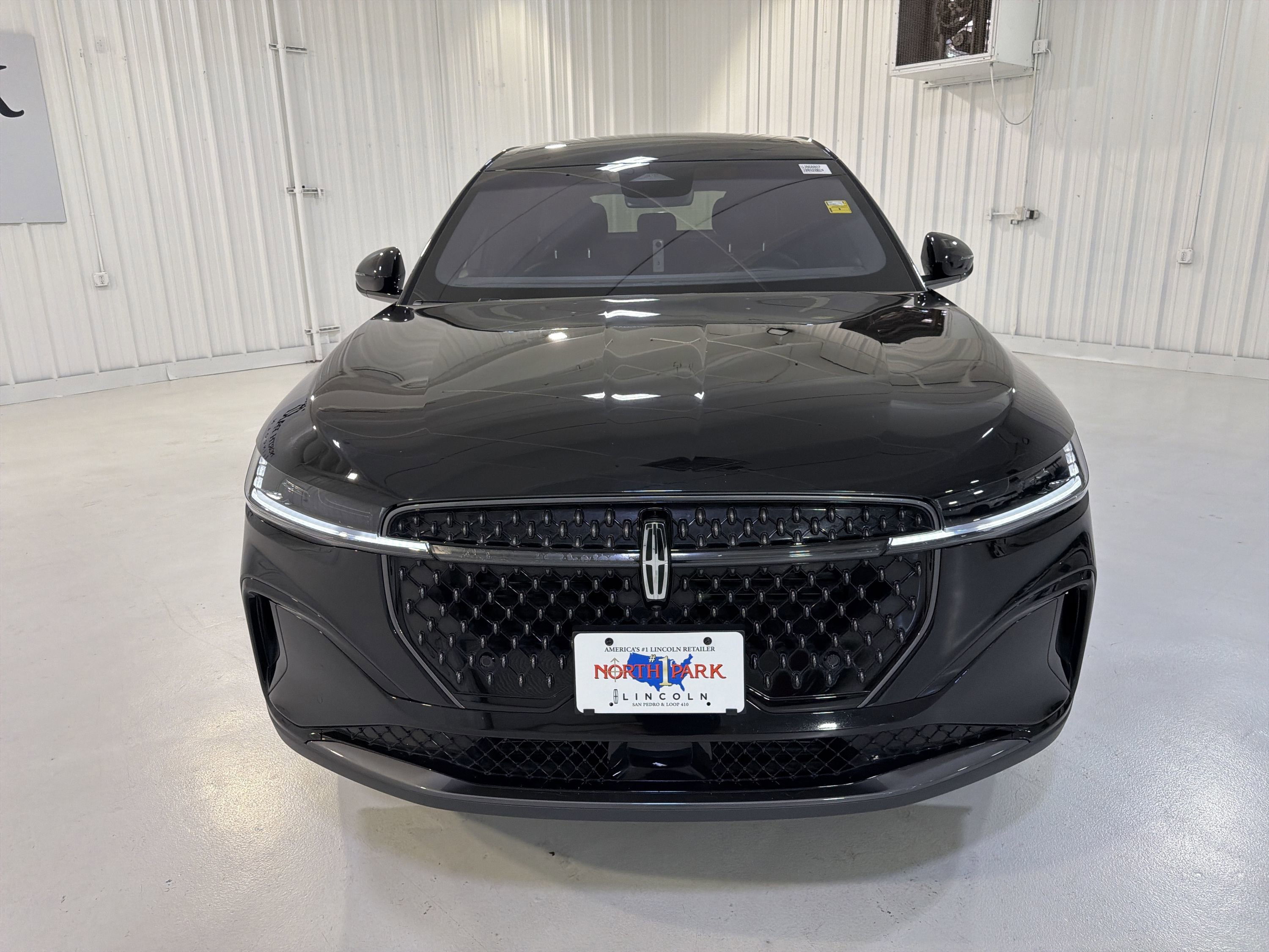 Used 2024 Lincoln Nautilus Premier w/ Jet Appearance Package AWD/4WD image 31