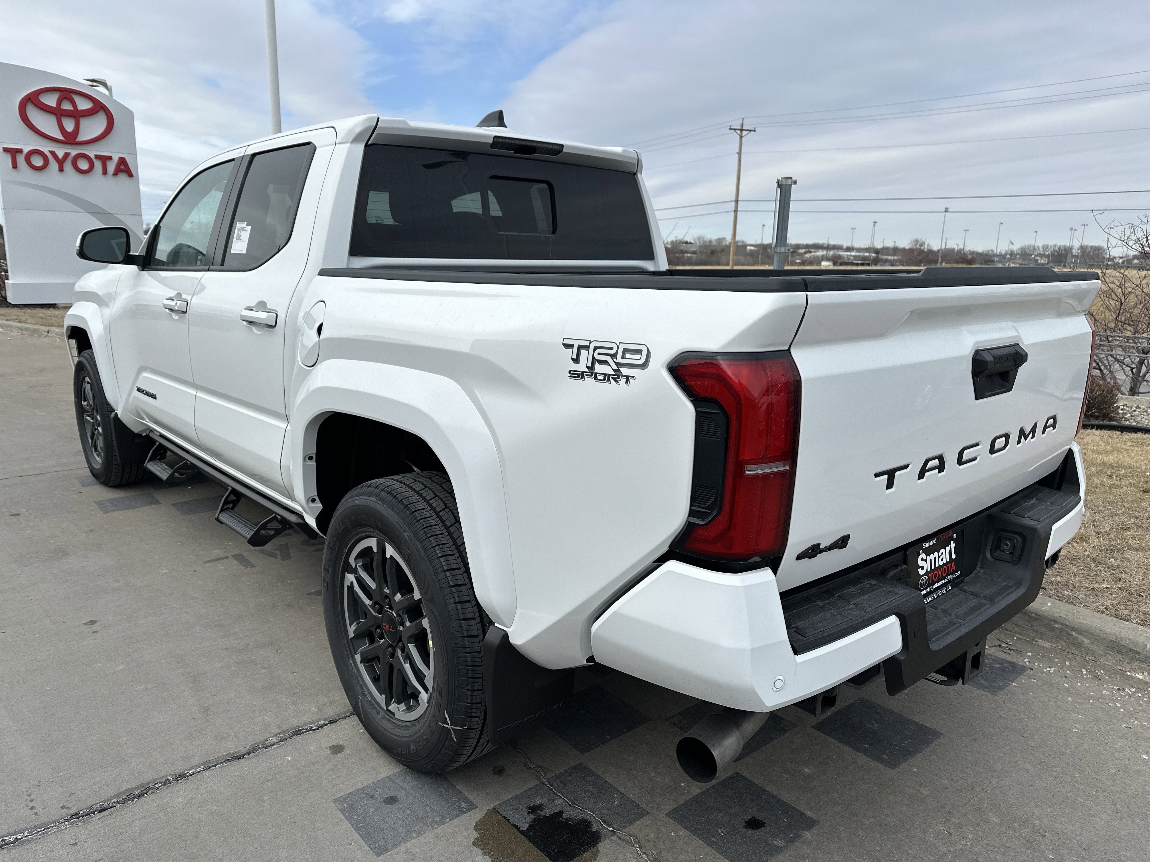 New 2026 Toyota Tacoma TRD Sport w/ TRD Sport Upgrade Package AWD/4WD image 4
