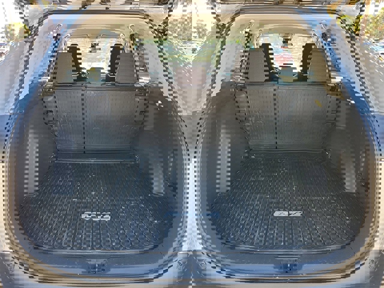 Used 2025 Toyota RAV4 LE image 8