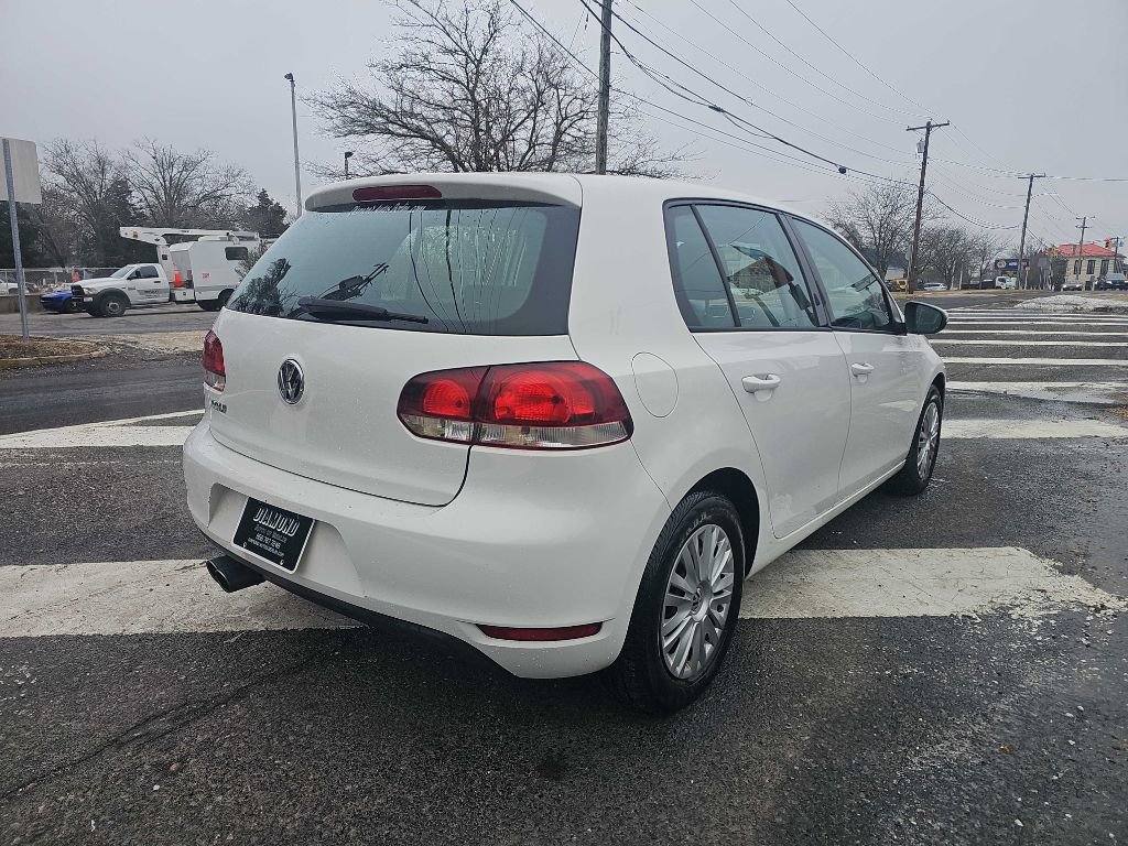 Used 2010 Volkswagen Golf 4-Door image 5