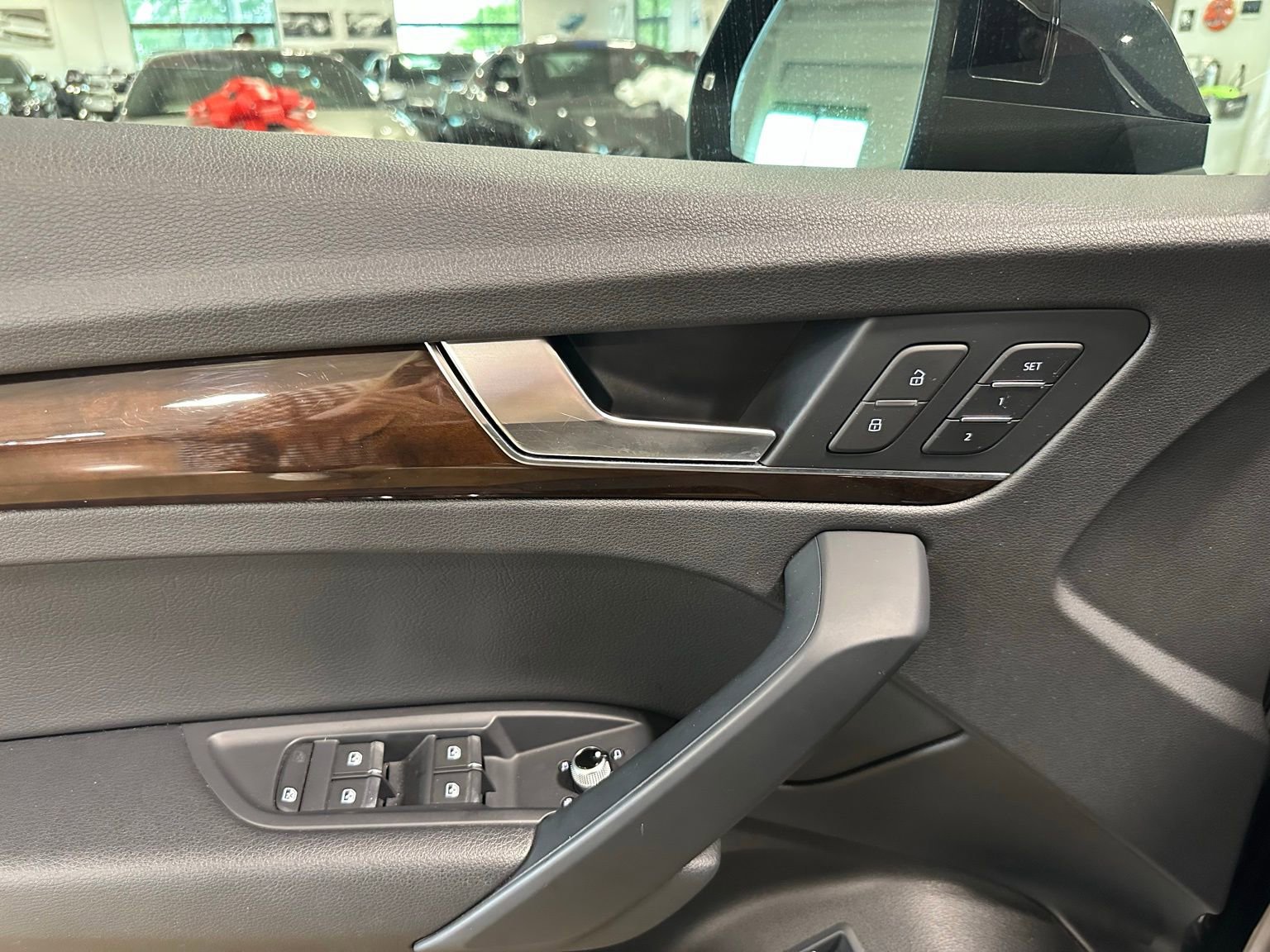 Used 2018 Audi Q5 2.0T Premium Plus w/ Premium Plus Package AWD/4WD image 12