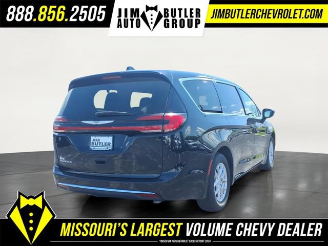 Used 2024 Chrysler Pacifica Touring-L FWD image 24