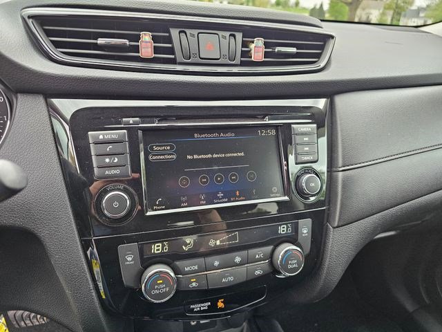 Used 2020 Nissan Rogue S AWD/4WD image 21