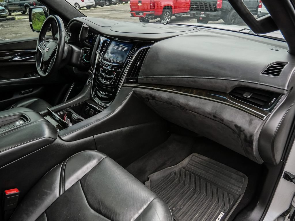 Used 2017 Cadillac Escalade Platinum AWD/4WD image 16