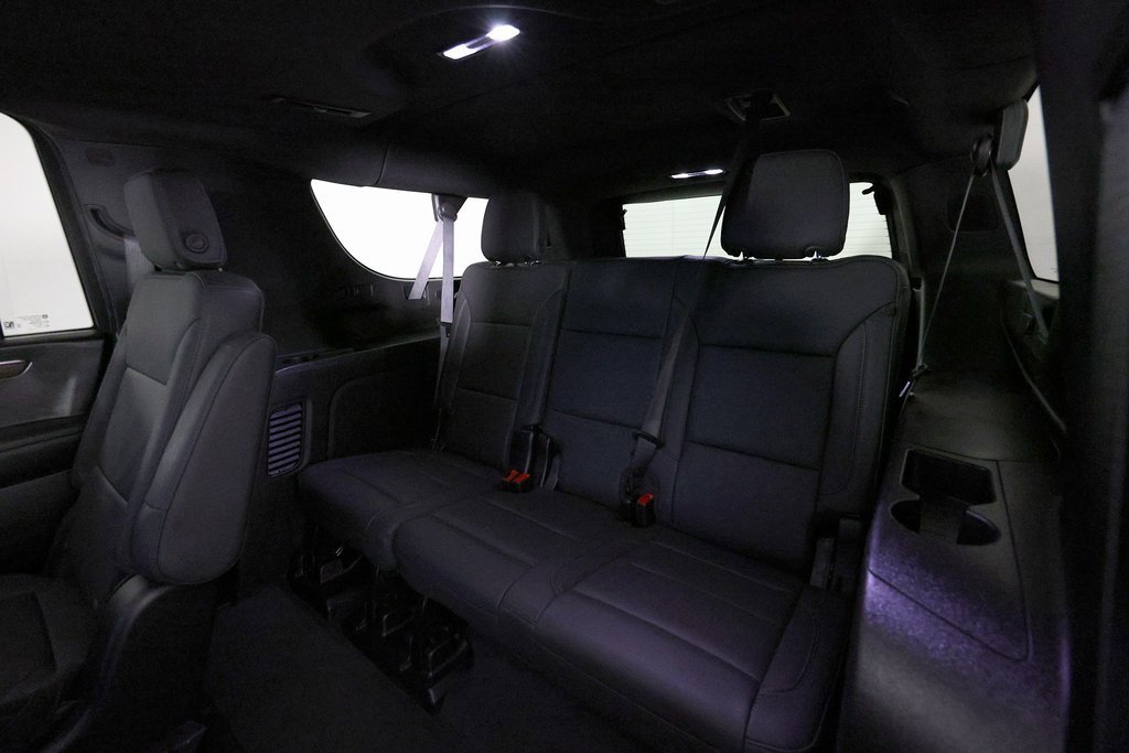 Used 2025 Chevrolet Suburban Z71 w/ Comfort Package image 16