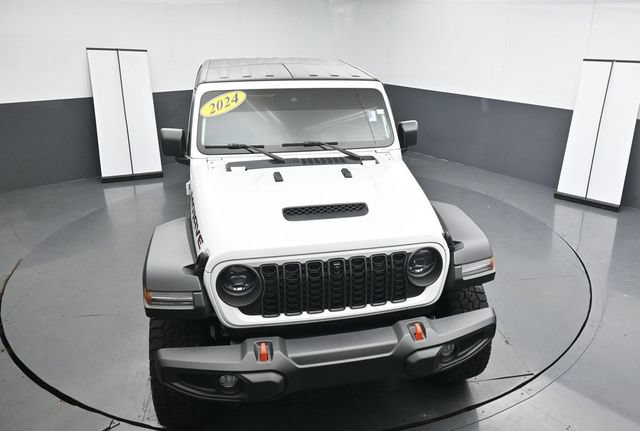 Used 2024 Jeep Gladiator Mojave w/ Technology Group AWD/4WD image 15