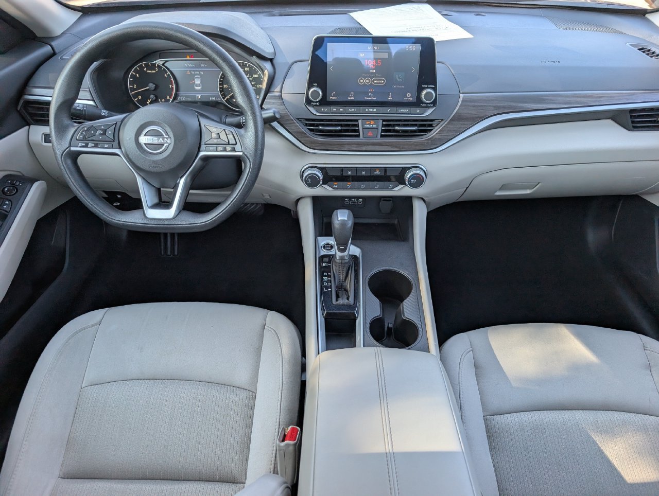 Used 2025 Nissan Altima 2.5 SV FWD image 9