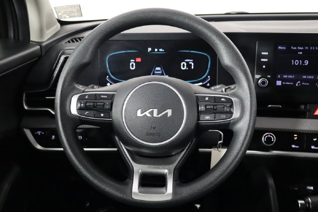 Used 2023 Kia Sportage LX FWD image 7
