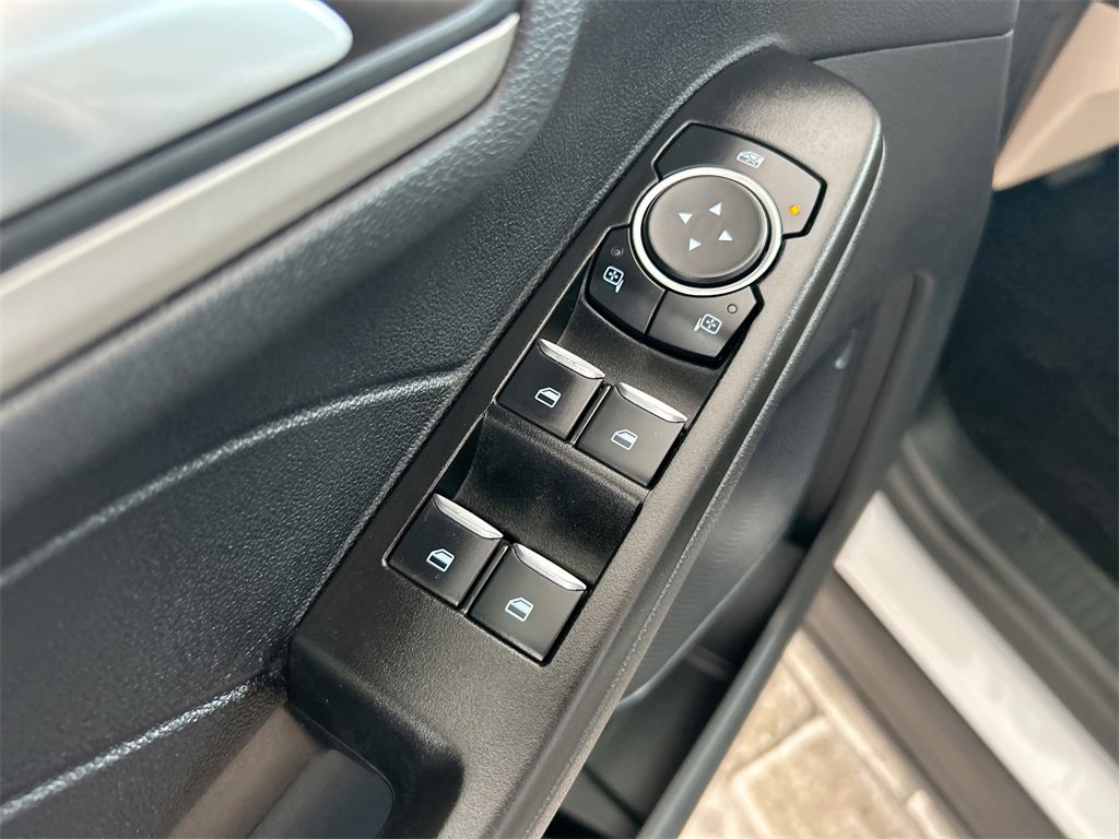 Used 2021 Ford Escape SEL image 11