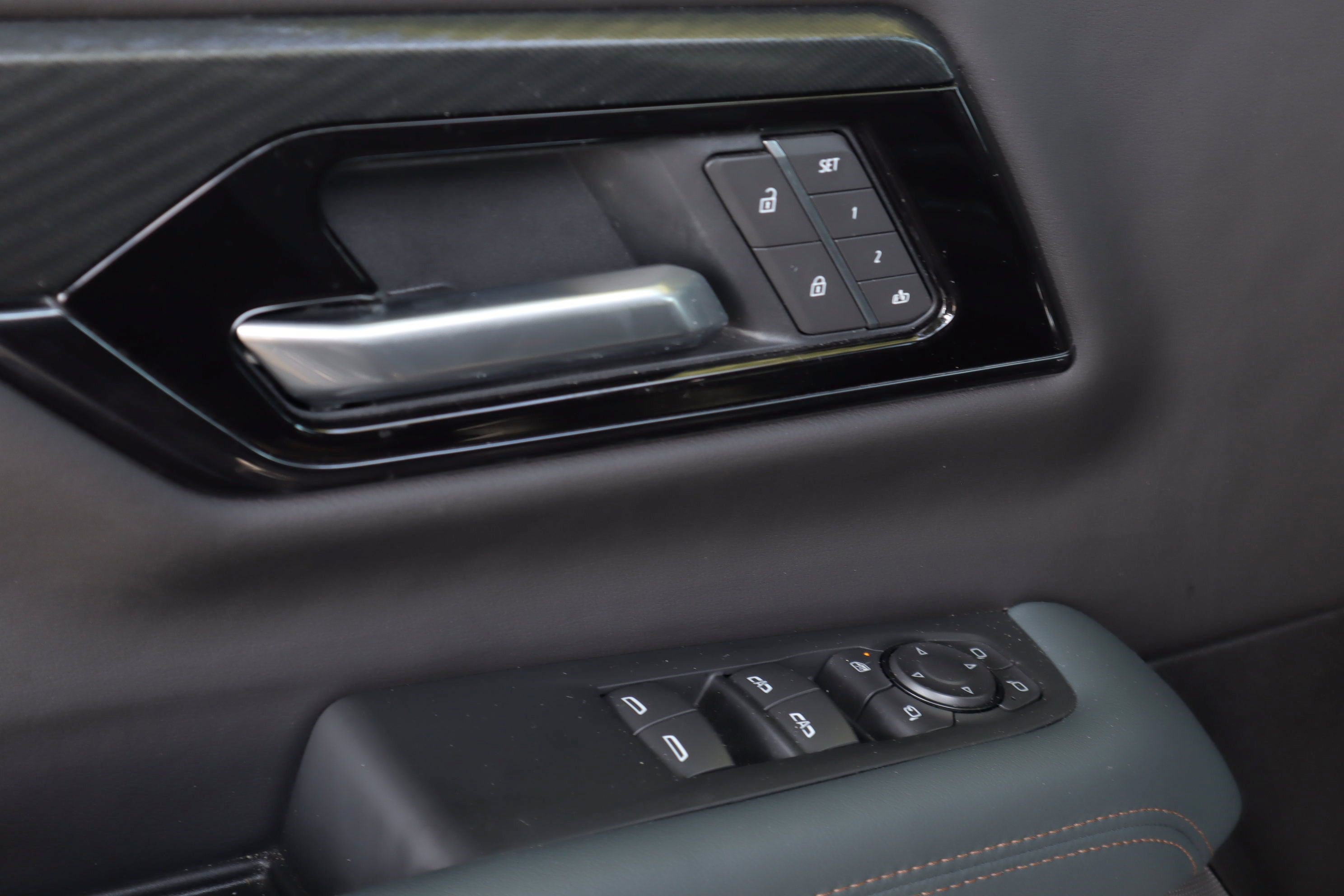 Used 2026 GMC Yukon AT4 AWD/4WD image 24