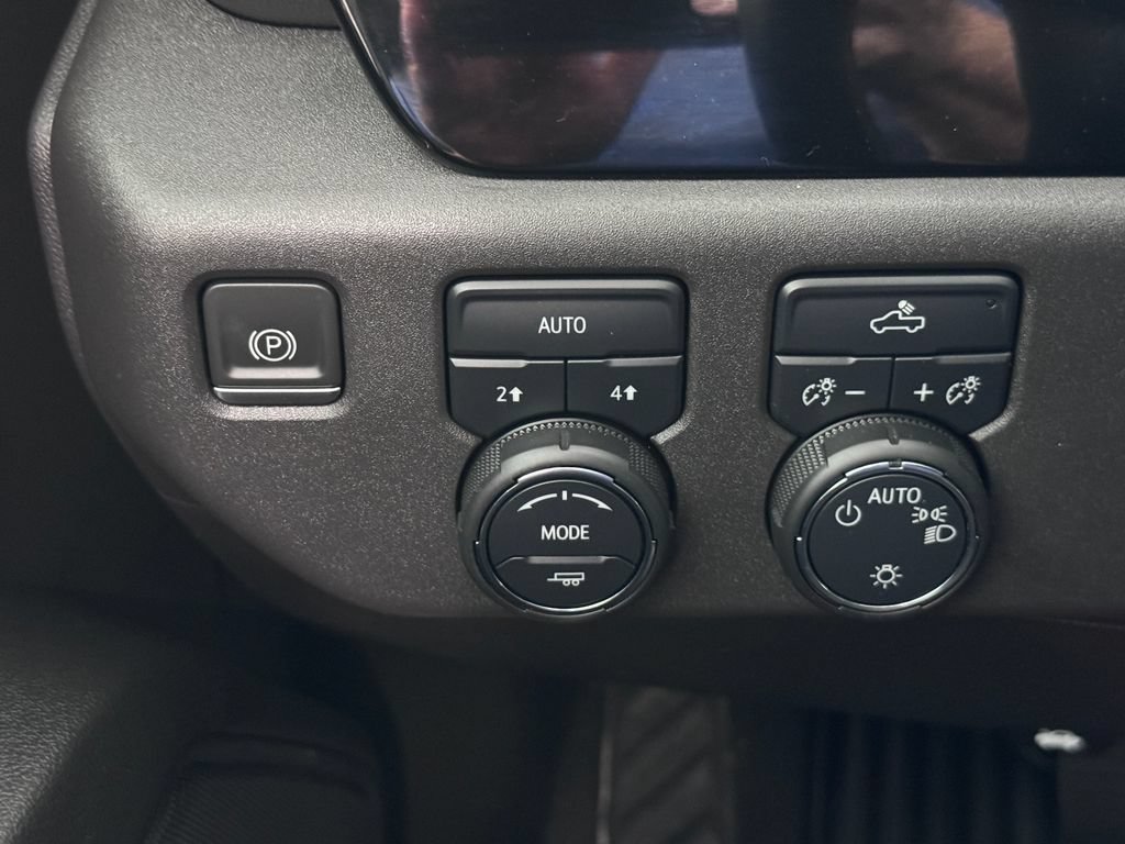Certified 2023 Chevrolet Silverado 1500 LT AWD/4WD image 24