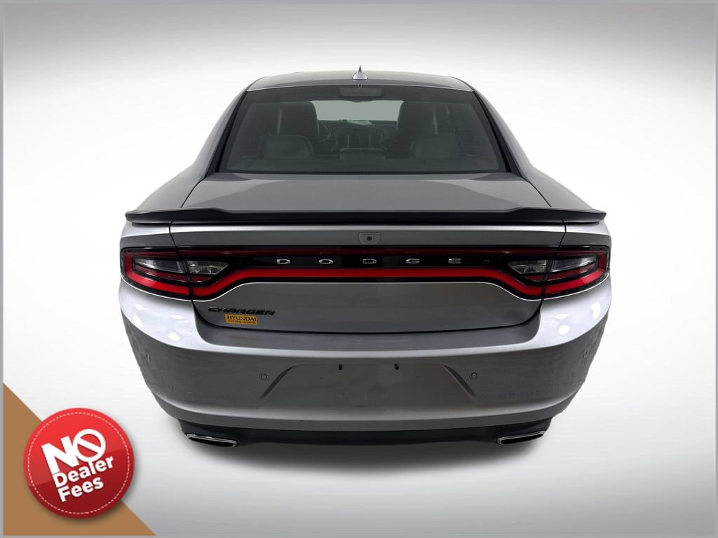 Used 2016 Dodge Charger SXT w/ Premium Group RWD image 5