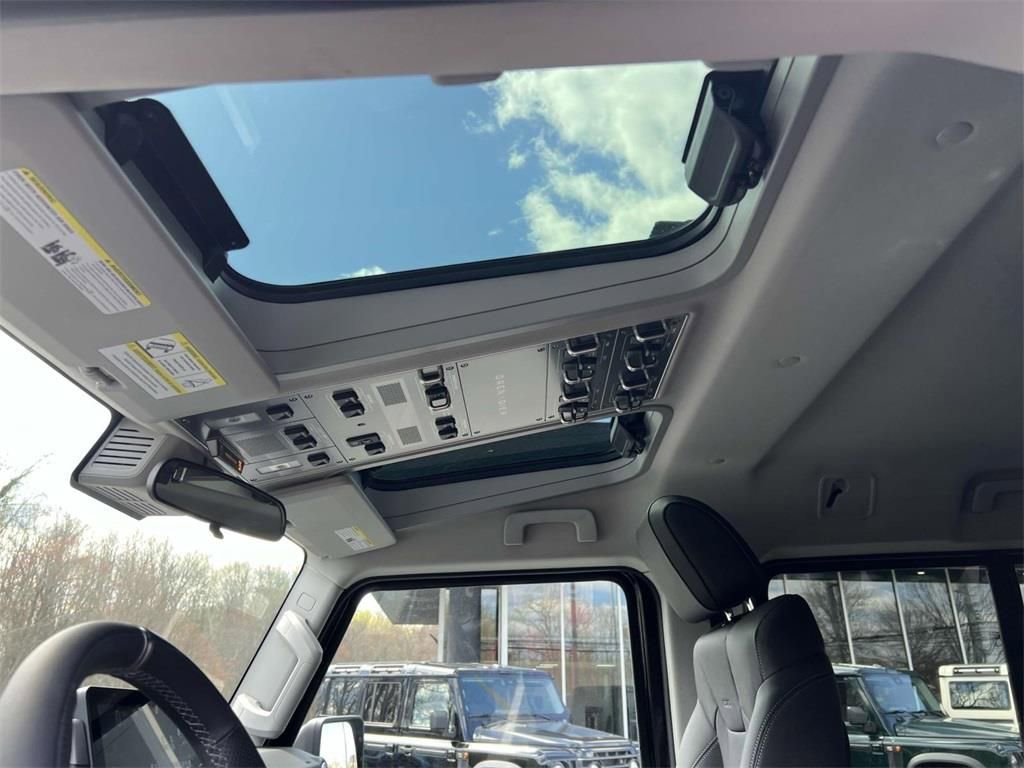 Used 2025 INEOS Grenadier Fieldmaster Edition image 20