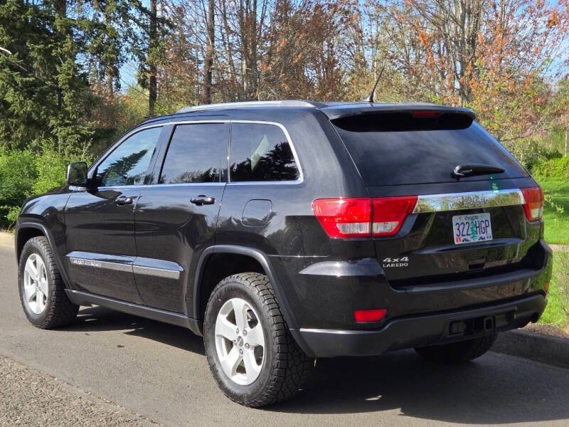 Used 2012 Jeep Grand Cherokee Laredo AWD/4WD image 2