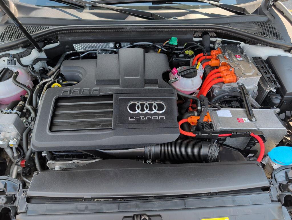 Used 2017 Audi A3 e-tron Premium image 23