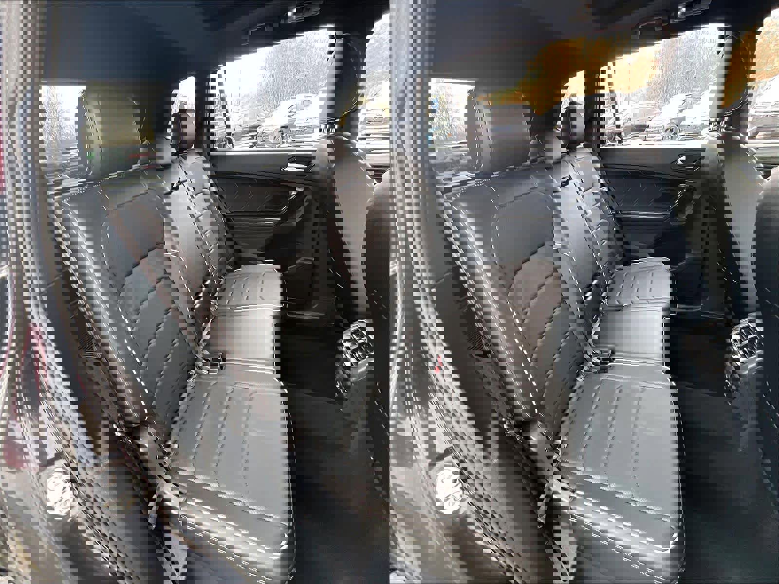 Used 2022 Volkswagen Tiguan SEL R-Line image 16