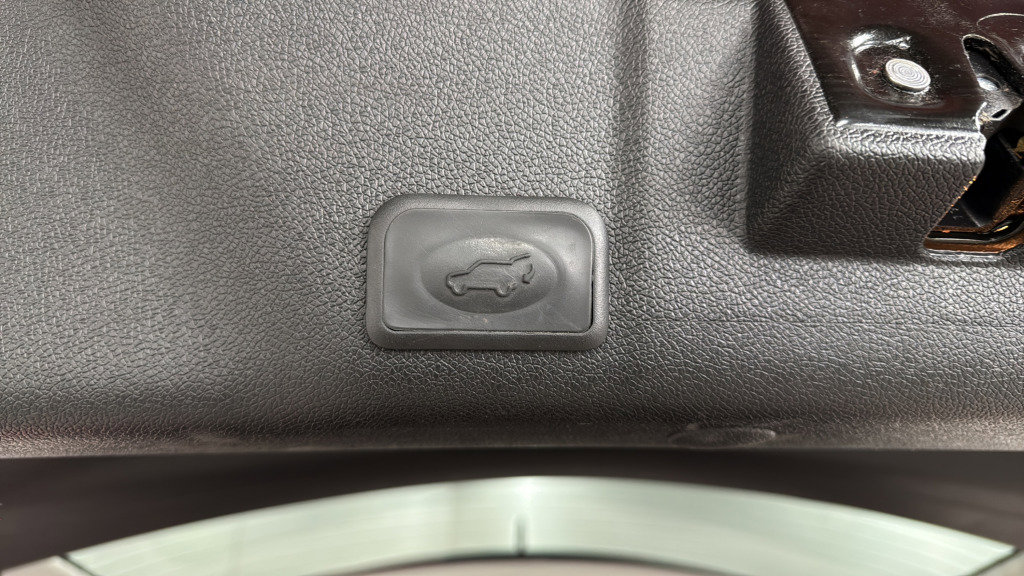 Used 2016 GMC Acadia SLT w/ Open Road Package image 39