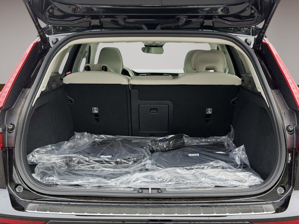New 2026 Volvo V60 B5 Cross Country Plus w/ Protection Package Premier AWD/4WD image 13