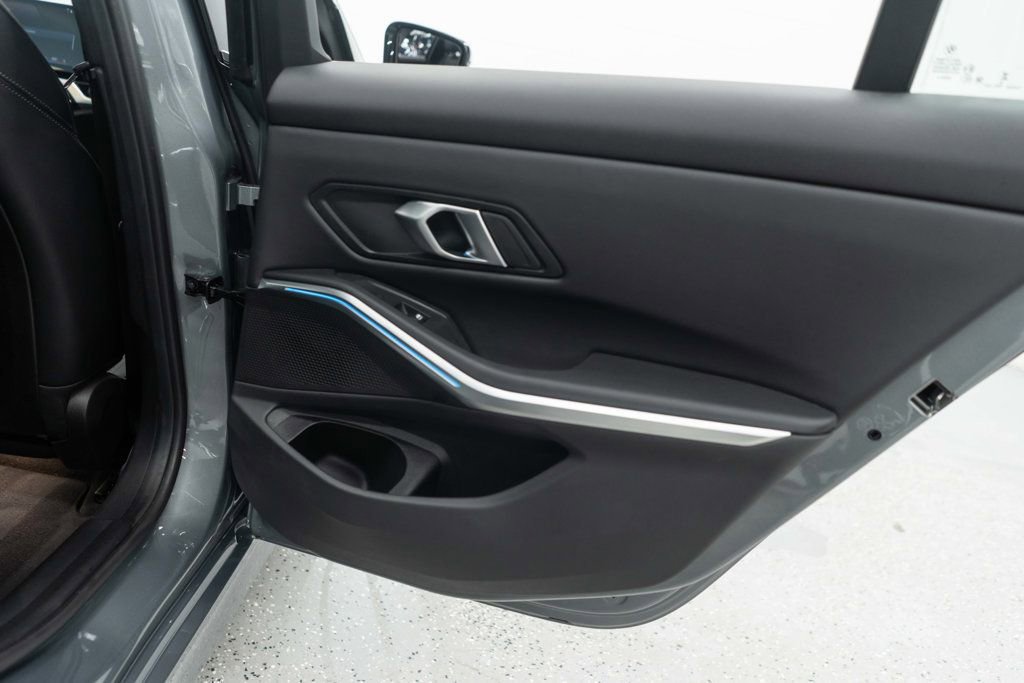 Used 2024 BMW 330e xDrive image 27