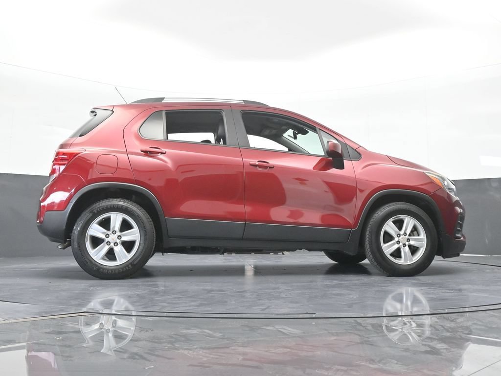 Used 2021 Chevrolet Trax LT w/ LT Convenience Package FWD image 58