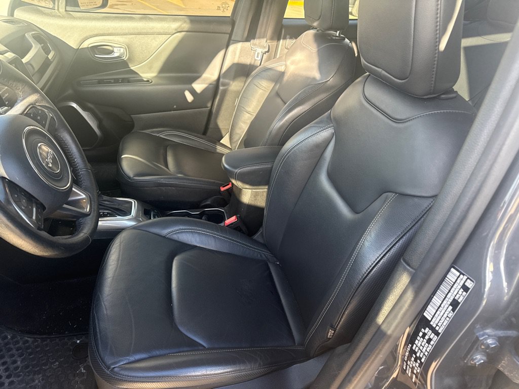 Used 2022 Jeep Renegade Limited w/ Sun, Sound & Wheels Group AWD/4WD image 15