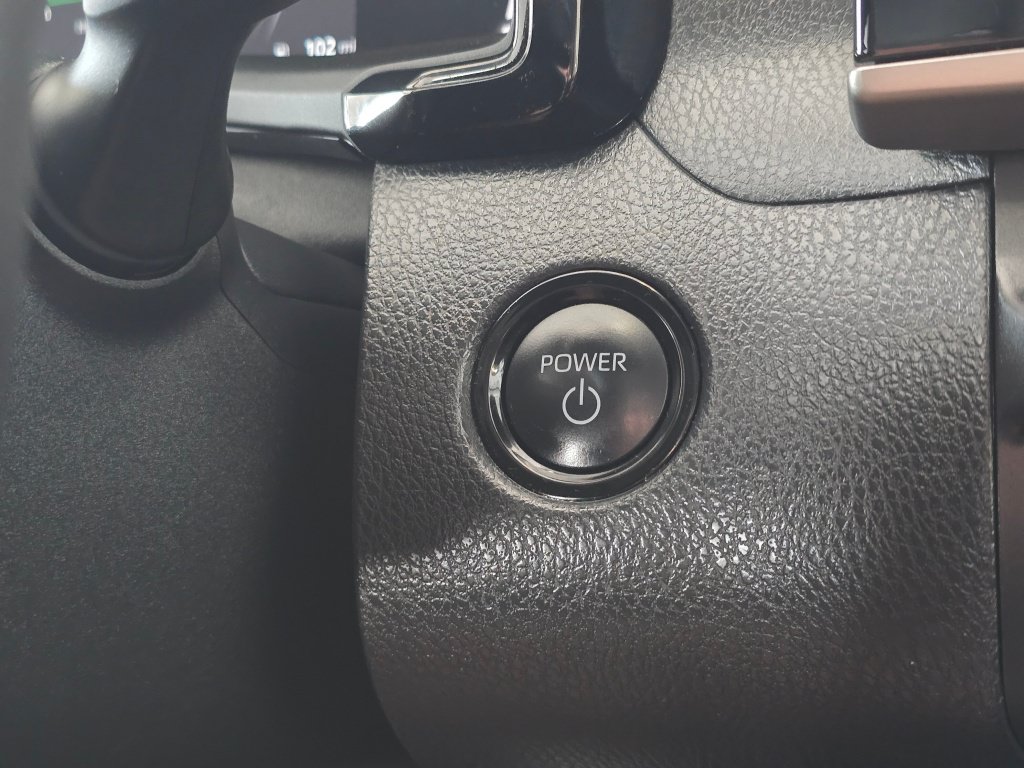 Used 2025 Toyota Camry LE FWD image 30