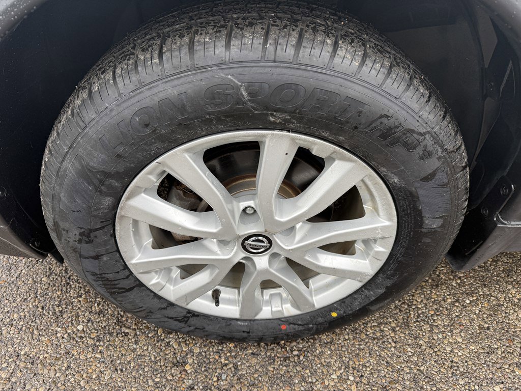 Used 2020 Nissan Rogue S w/ Special Edition Package image 10