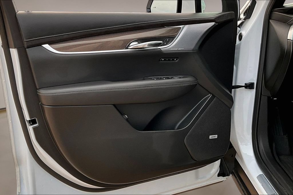 Certified 2025 Cadillac XT6 Premium Luxury w/ Platinum Package AWD/4WD image 18